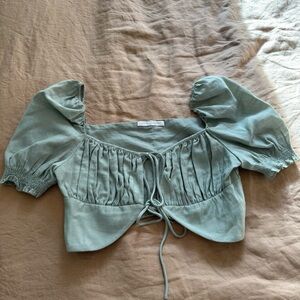 Chic Puff Sleeve Crop Top in Light Green